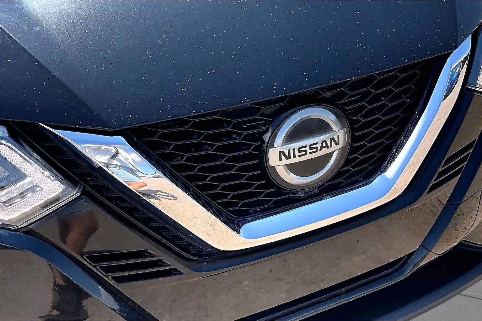 Used 2021 Magnetic Black Pearl Nissan S image 27