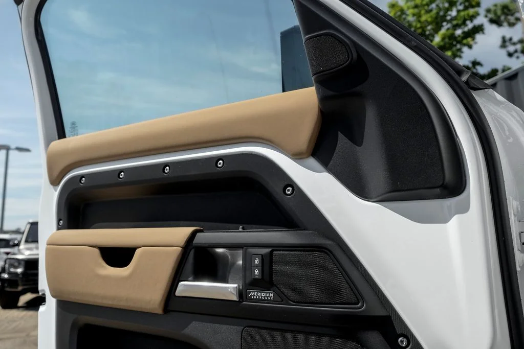 New 2026 Fuji White Land Rover X-Dynamic SE image 11