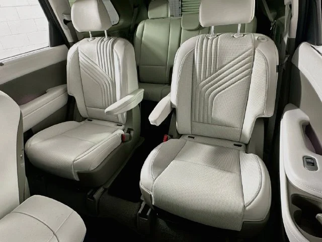 New 2027 Gray Hyundai SEL image 11