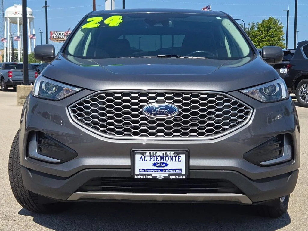 Certified Used 2024 Gray Ford SEL image 4