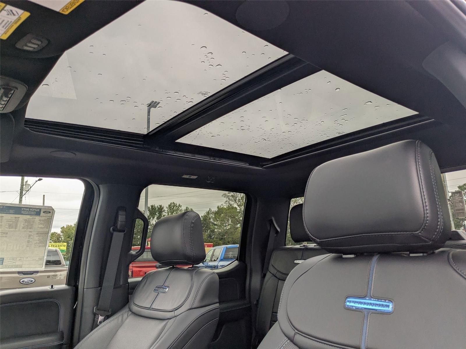 2026 Ford F-250 Super Duty Platinum - Photo 17
