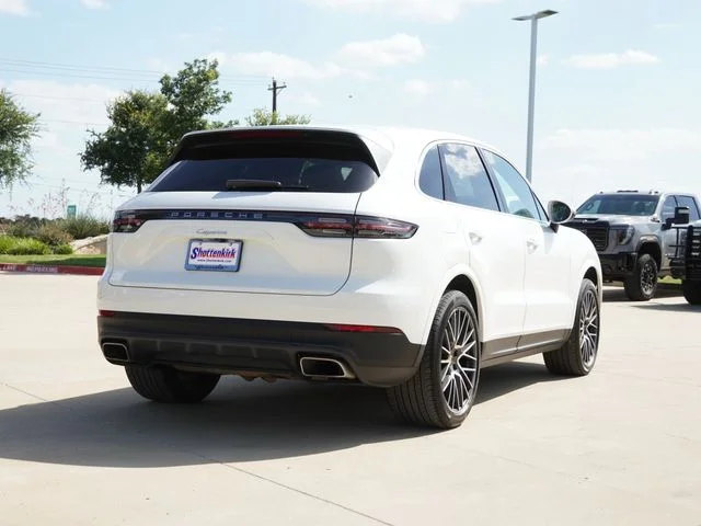 Used 2020  Porsche Base image 9