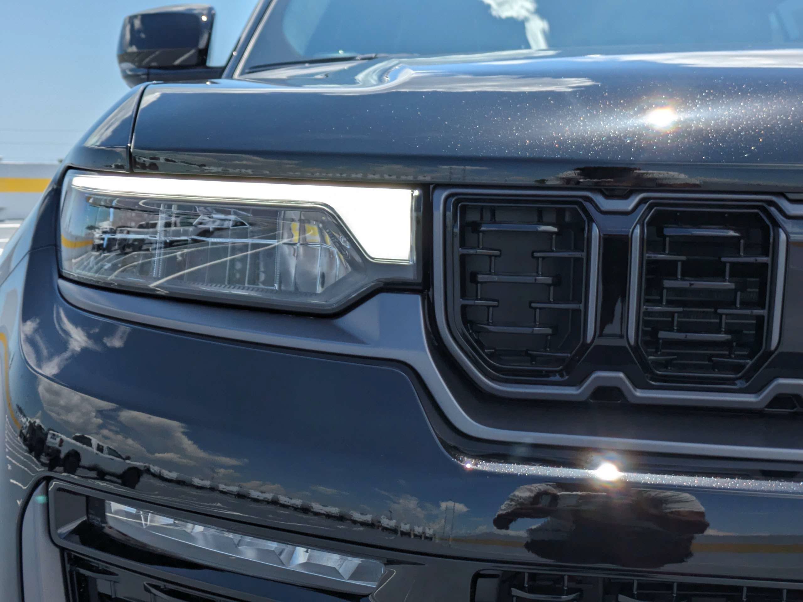 New 2026 Diamond Black Crystal Pearl-Coat Exterior Paint Jeep Summit image 9