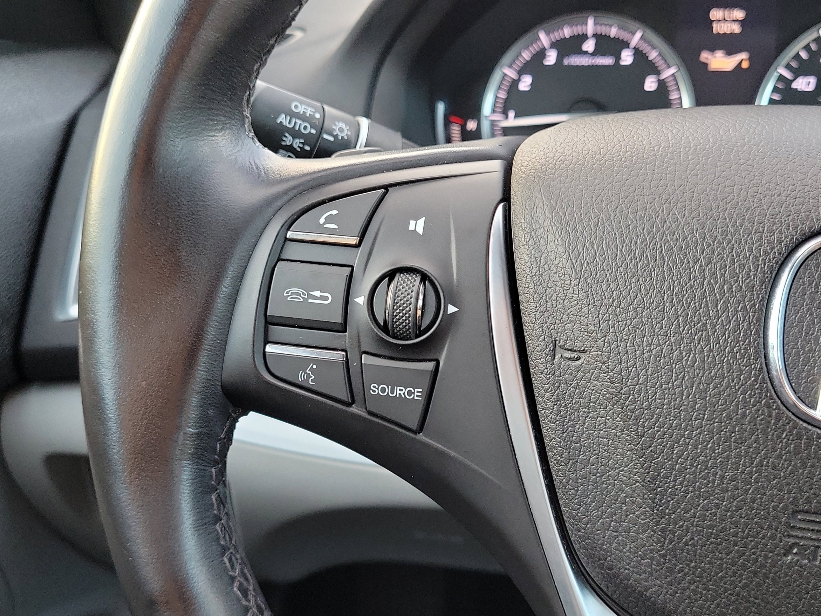 Used 2016 Bellanova White Pearl Acura Tech image 31