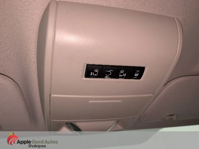 Used 2016 Beige Dodge SXT image 25