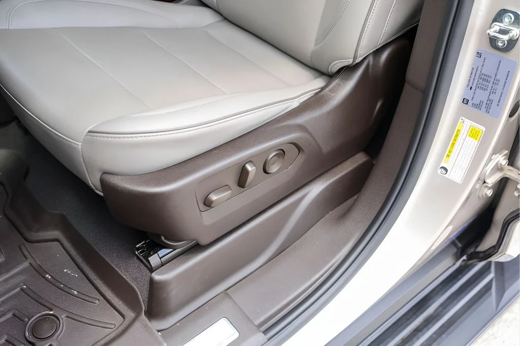 Used 2023 Beige GMC SLT image 11