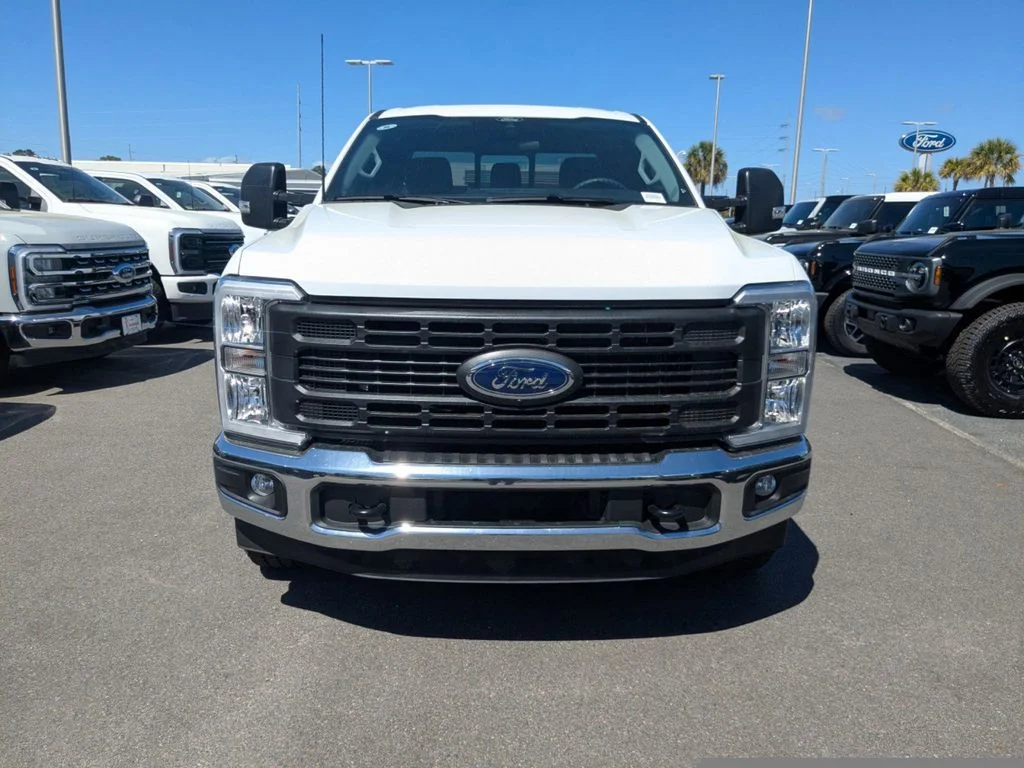 New 2026 Oxford White Ford XL image 9