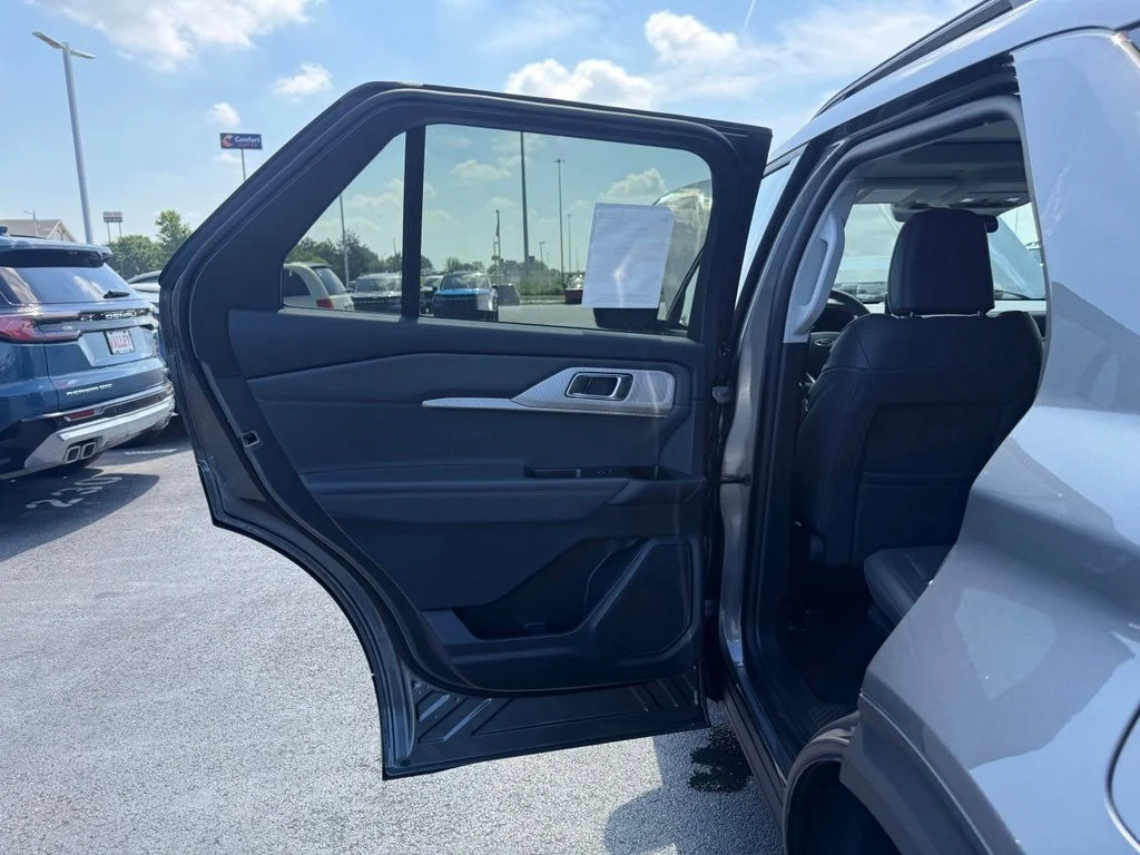 New 2026 Carbonized Gray Metallic Ford Active image 30