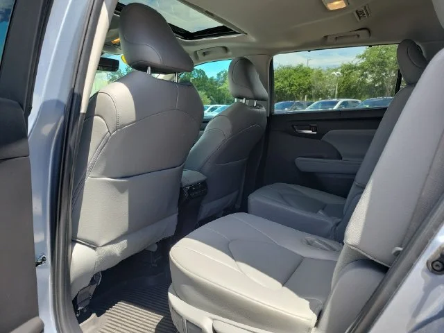 2024 Toyota Highlander XLE - Photo 17