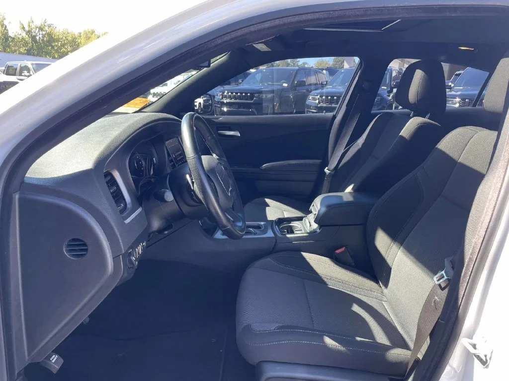Used 2021 White Dodge SXT image 25
