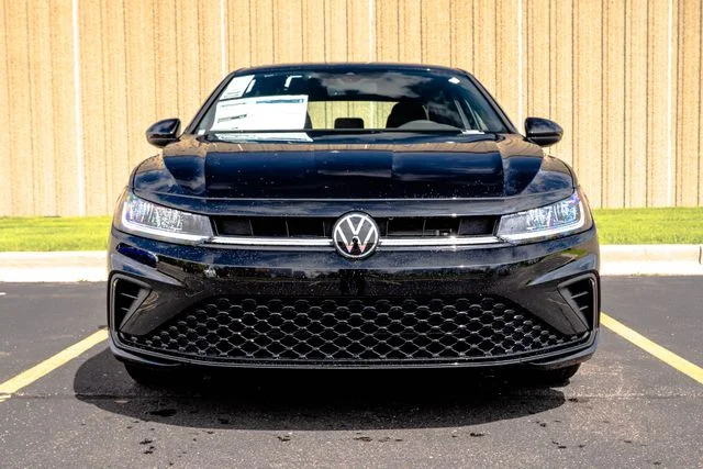 New 2026 Black Volkswagen 1.5T Sport image 2