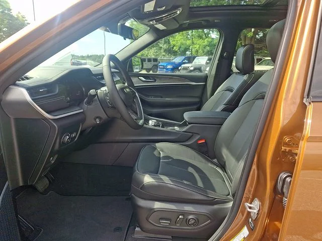 New 2027 Brown Jeep Limited Reserve image 13