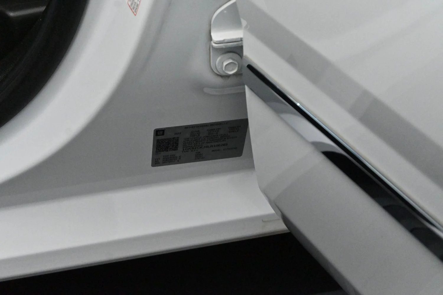 Used 2020 Summit White GMC Denali image 48