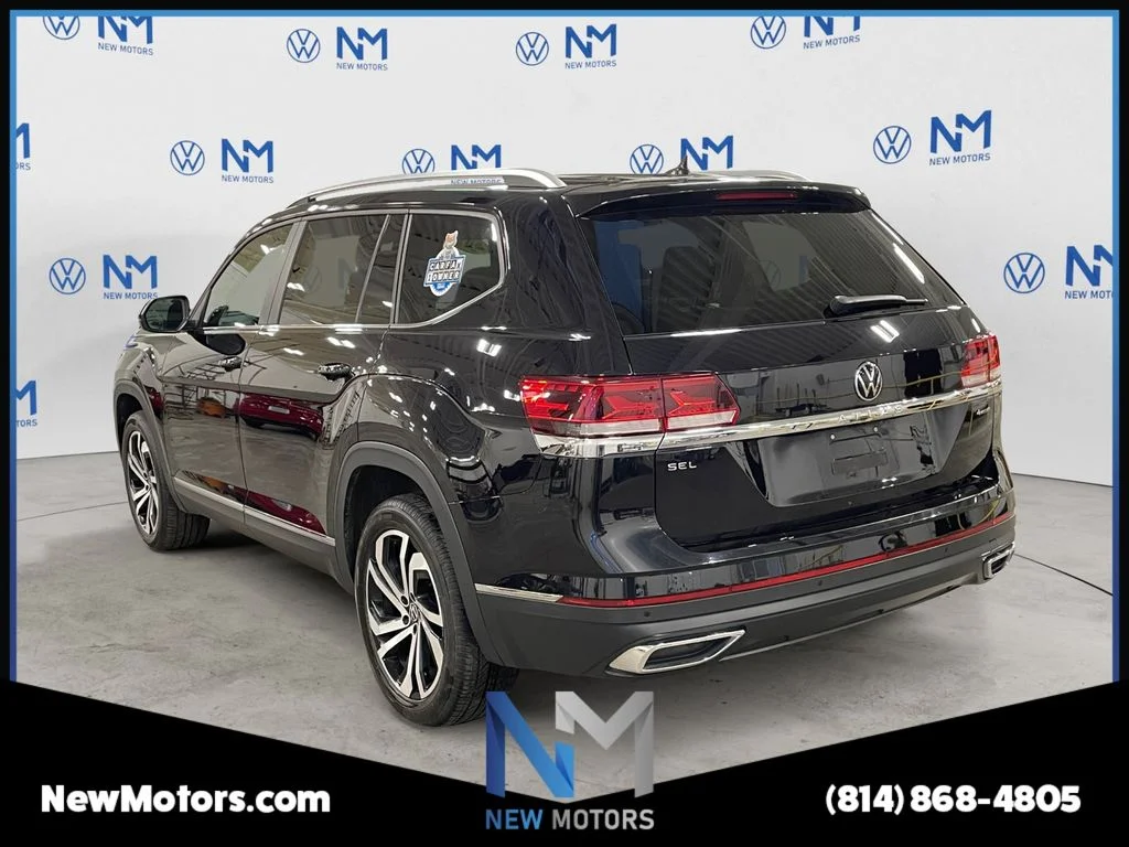 Used 2023 Deep Black Pearl Effect Volkswagen 2.0T SEL image 3