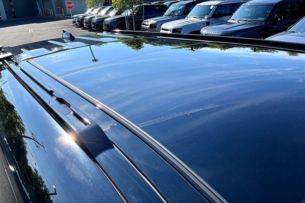 Used 2023 Gray Land Rover X-Dynamic SE image 10