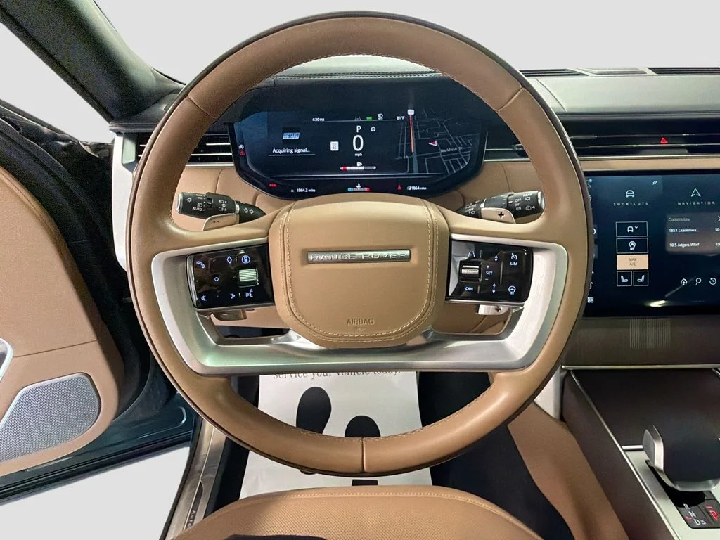 Certified Used 2025 British Racing Green SV Bespoke Ultra Met Gloss Land Rover Autobiography image 12