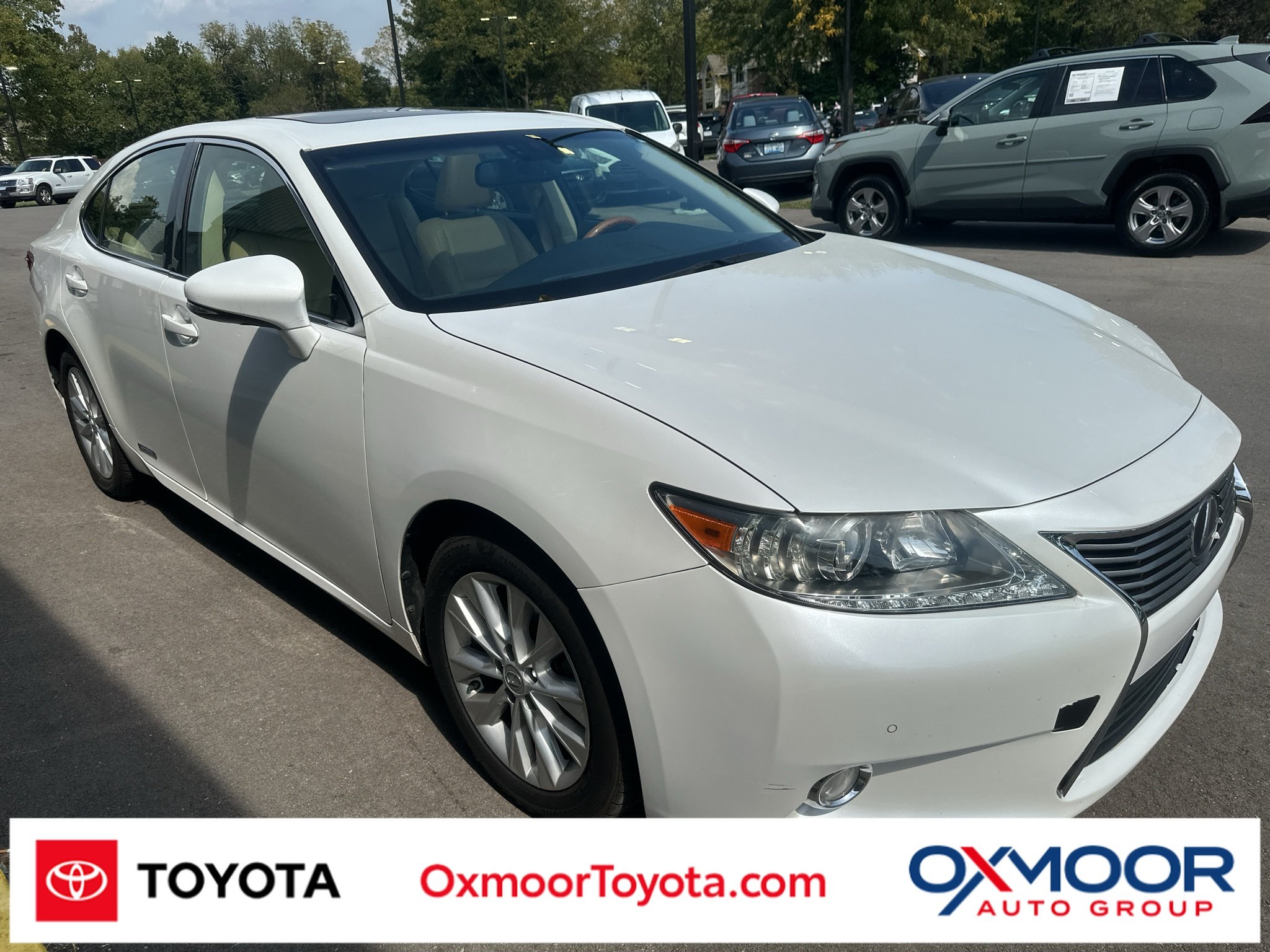 Used 2013 Starfire Pearl Lexus Hybrid image 1