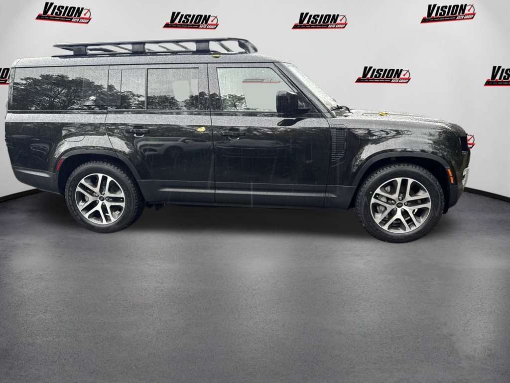 Used 2023 Black Land Rover SE image 4