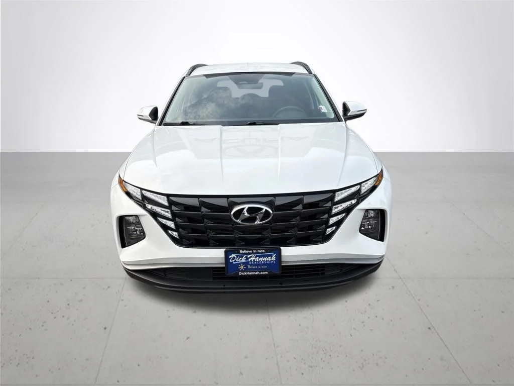 Used 2023 White Hyundai SEL image 2