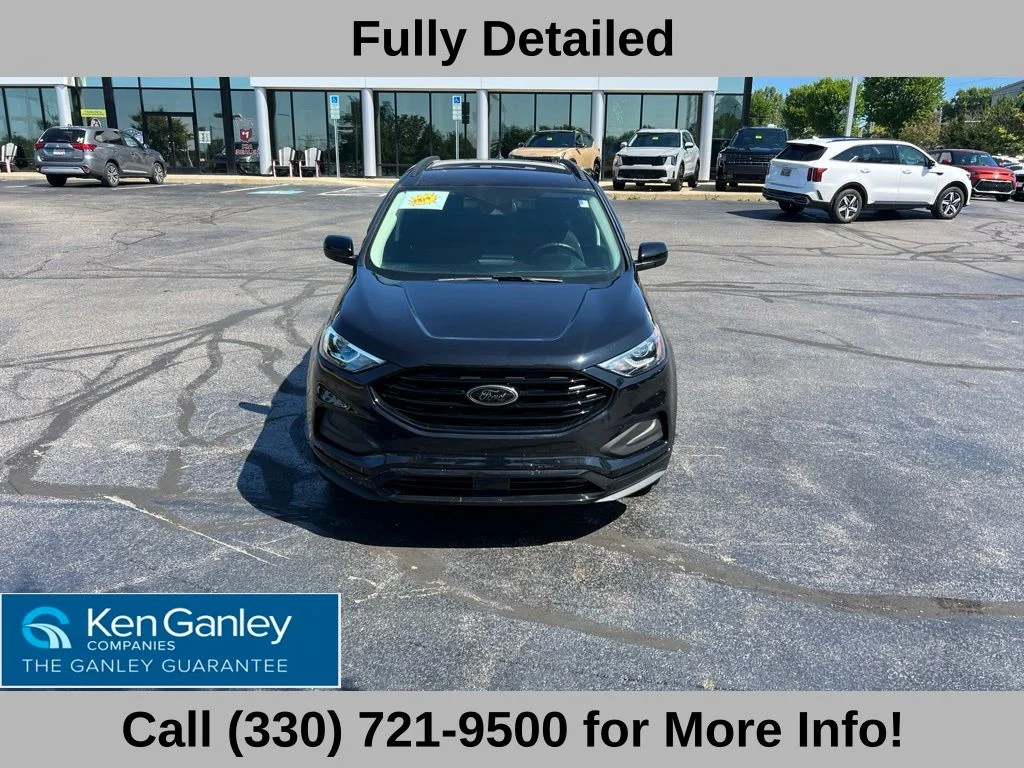 Used 2022 Black Ford SE image 4