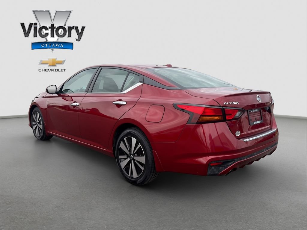 Used 2021 Red Nissan 2.5 SV image 4