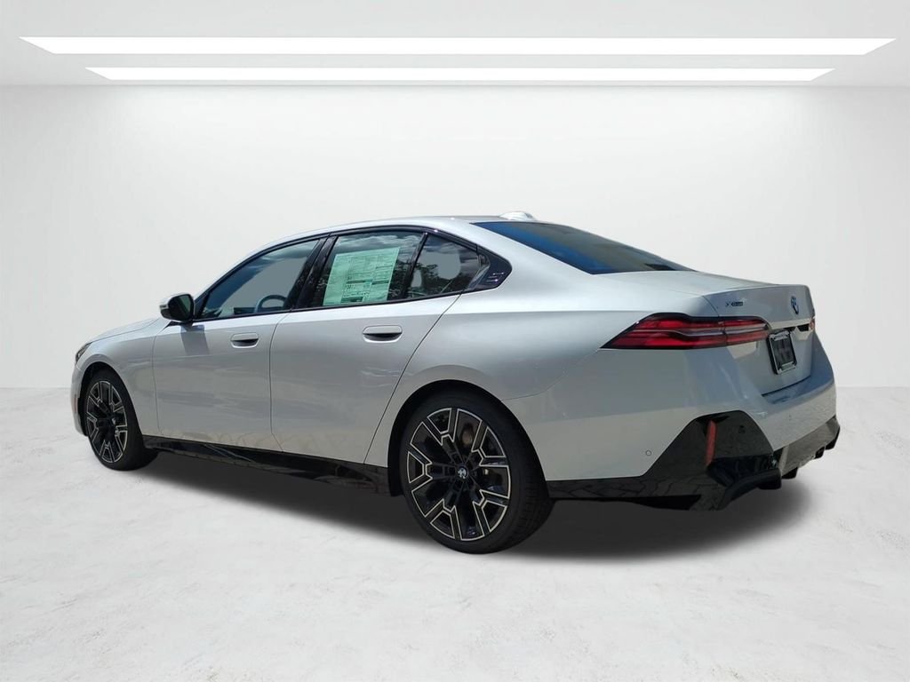 New 2027 Mineral White Metallic BMW 530i xDrive image 6