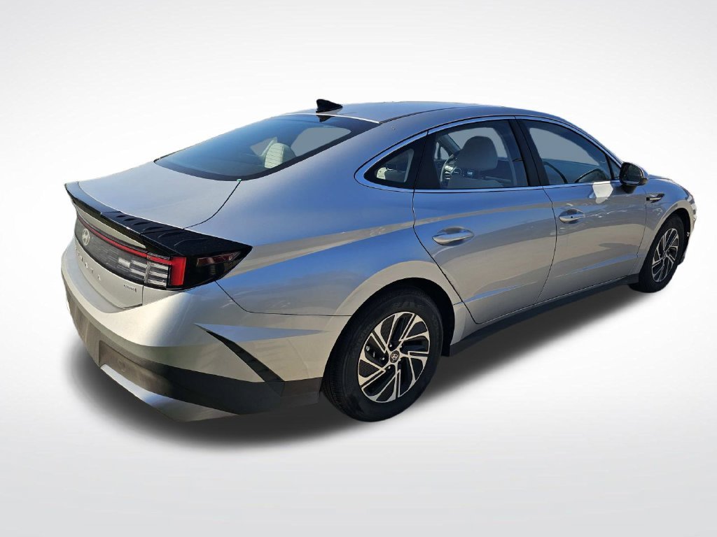 Used 2026 Silver Hyundai Blue image 15