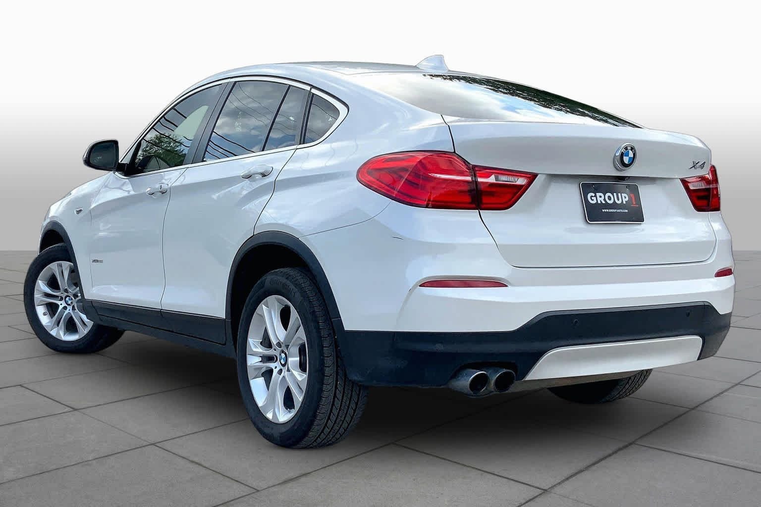 Used 2017 Alpine White BMW xDrive28i image 12