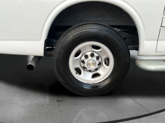 Used 2024 White Chevrolet Work Van image 32