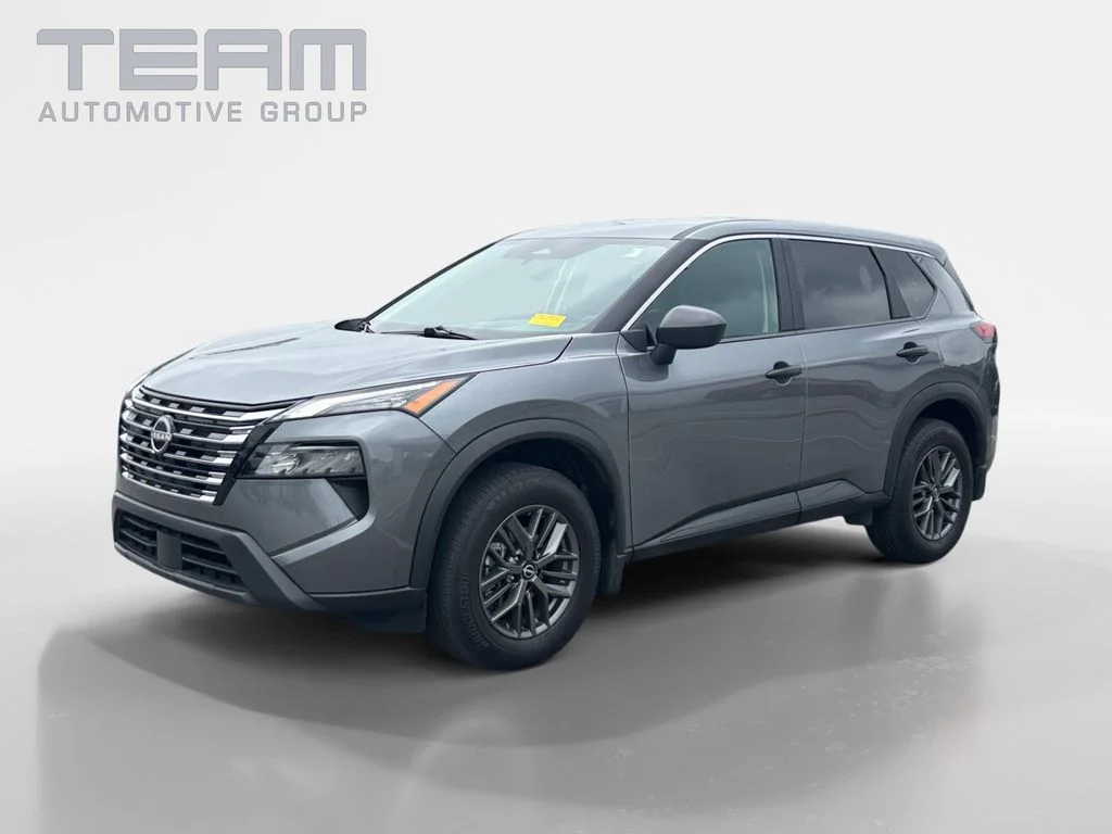Used 2025 Gray Nissan S image 3