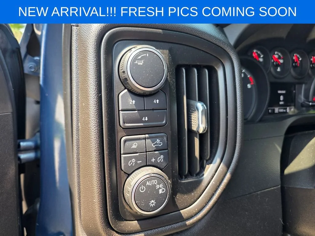 Used 2025 Lakeshore Blue Metallic Chevrolet Custom image 9