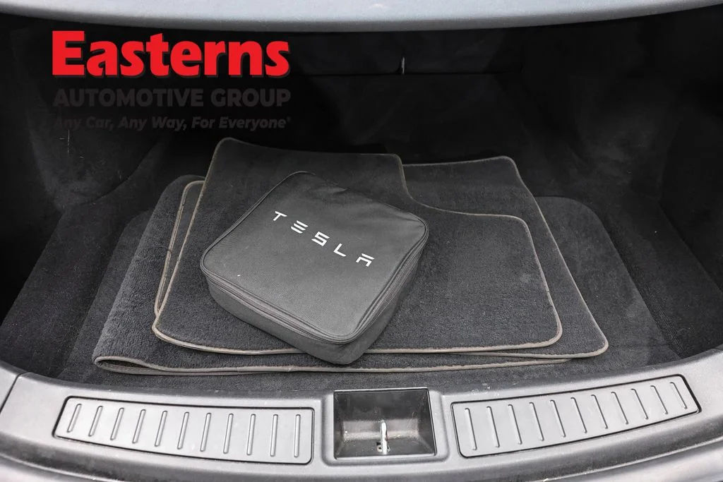Used 2018 Black Tesla 75D image 9