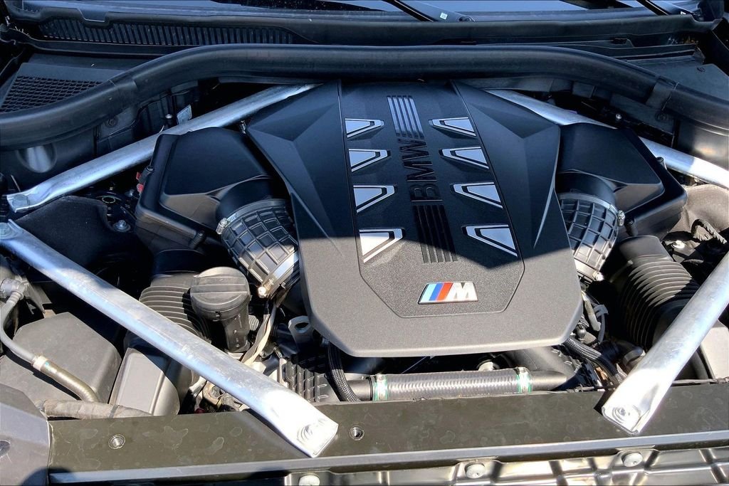 Used 2024 Gray BMW M60i image 30