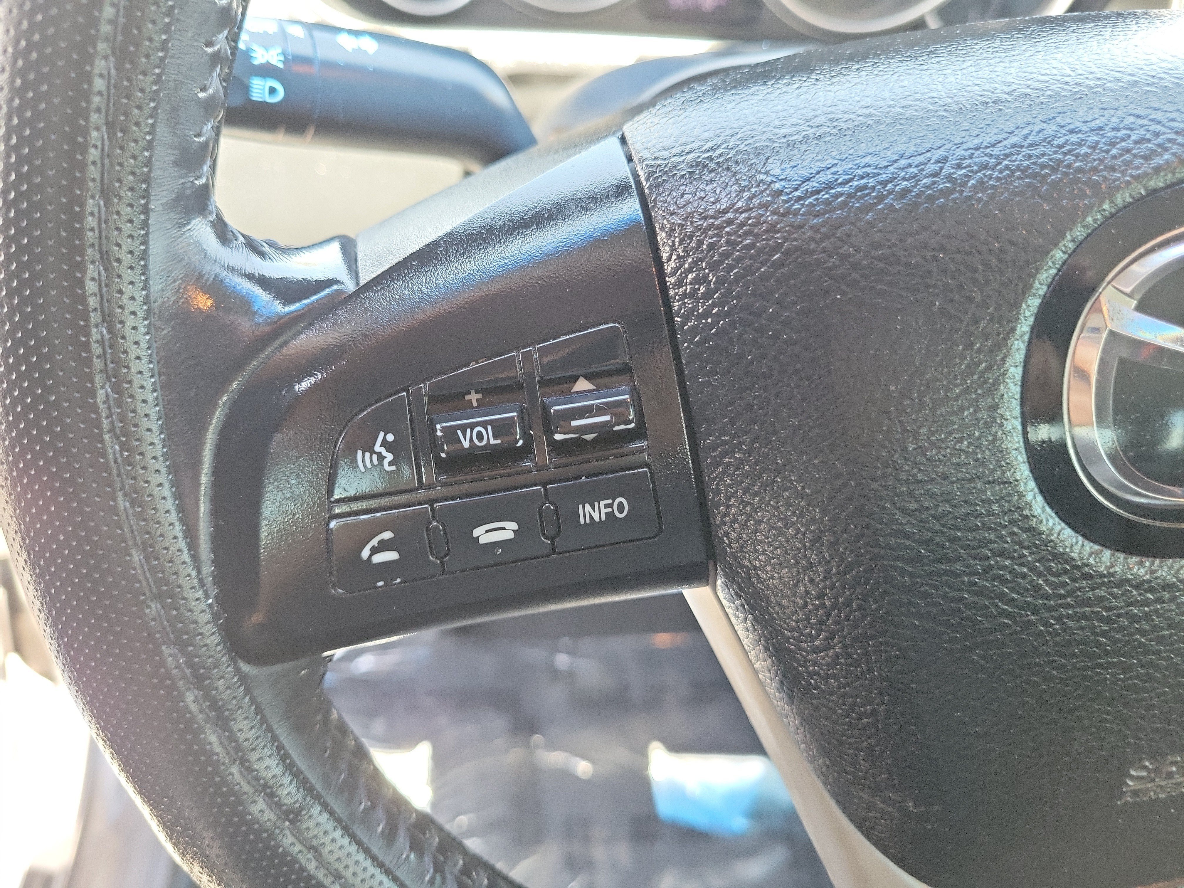Used 2015 Liquid Silver Mazda Touring image 28