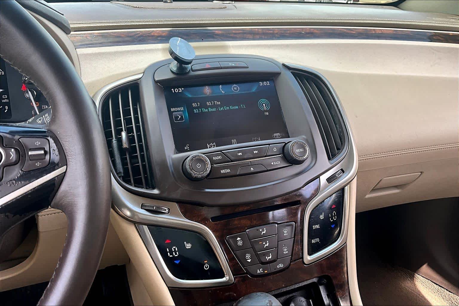 Used 2015 White Frost Tricoat Buick Leather image 6