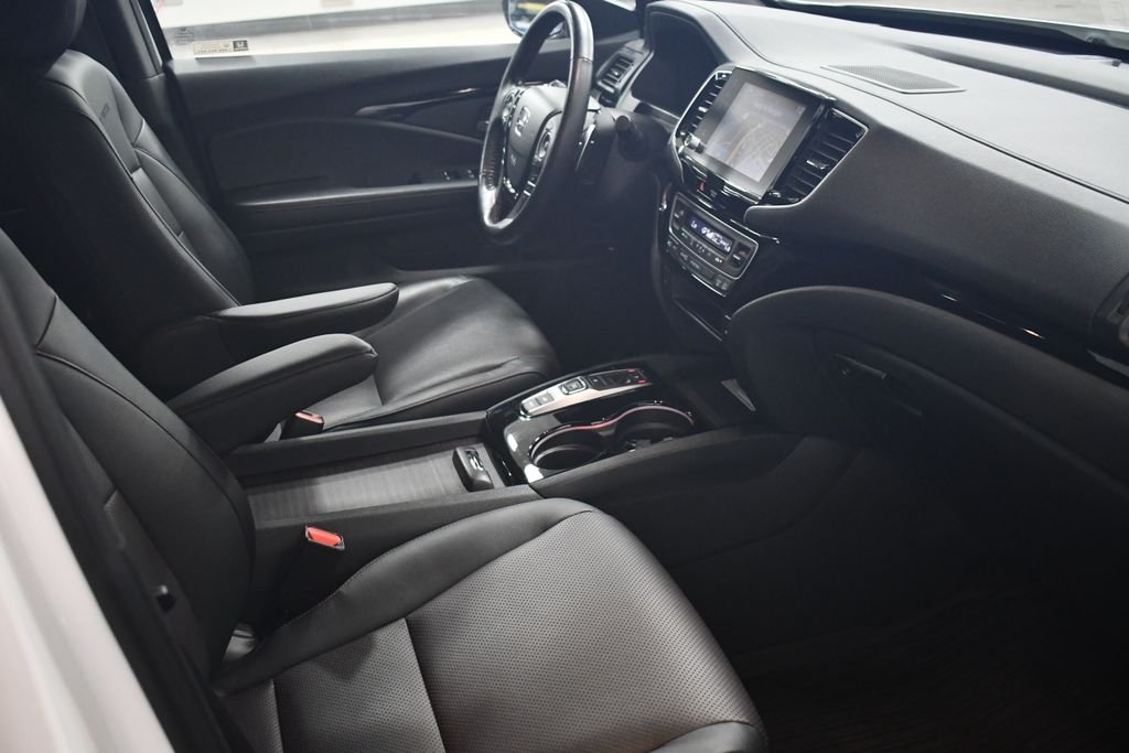 Certified Used 2023 Platinum White Pearl Honda Black Edition image 34