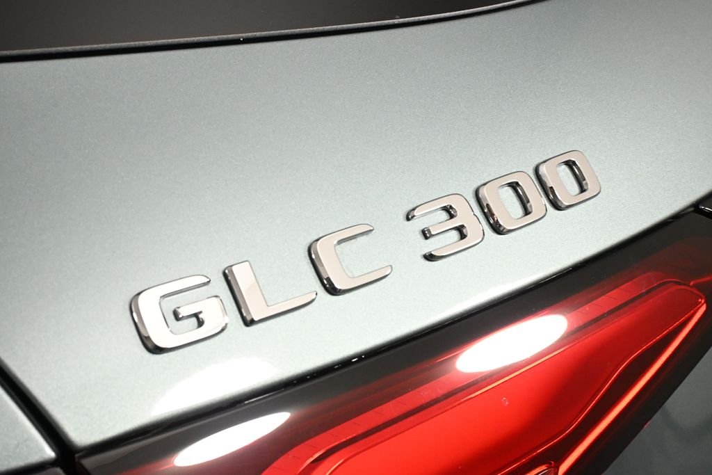New 2026 Verde Silver Metallic Mercedes-Benz GLC 300 image 28