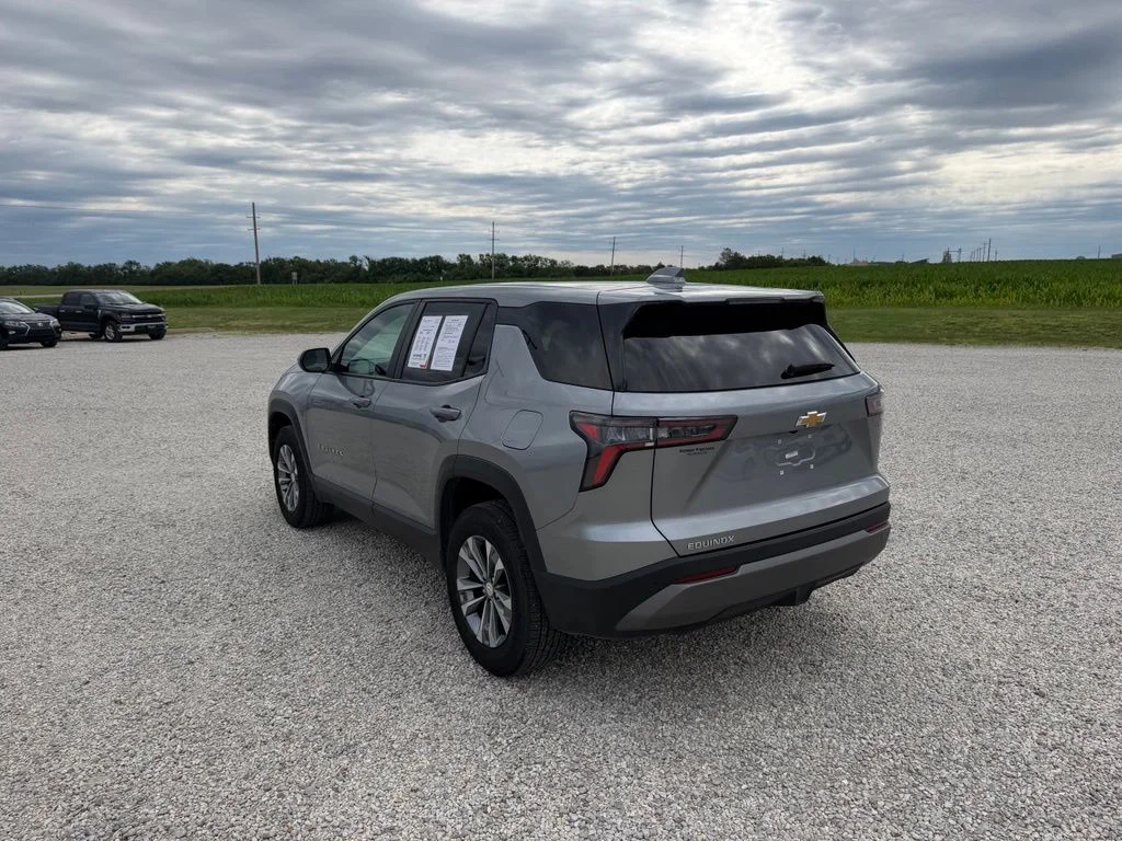 Used 2025 Gray Chevrolet LT image 5