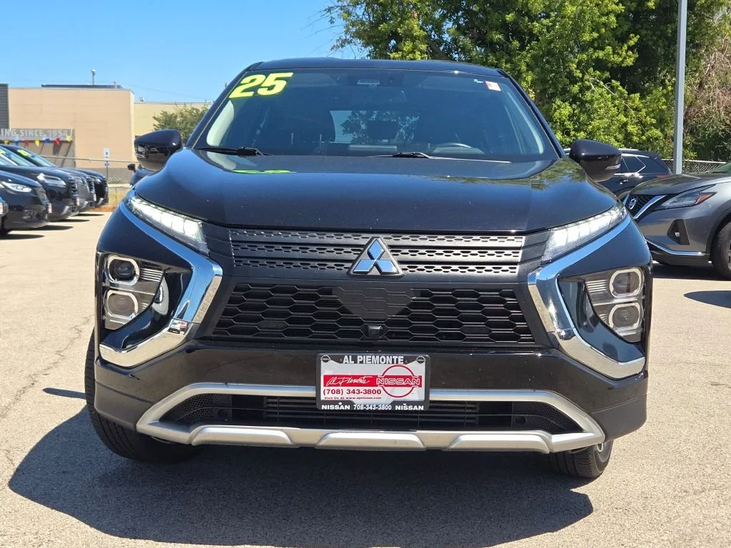 Used 2025 Black Mitsubishi SE image 4