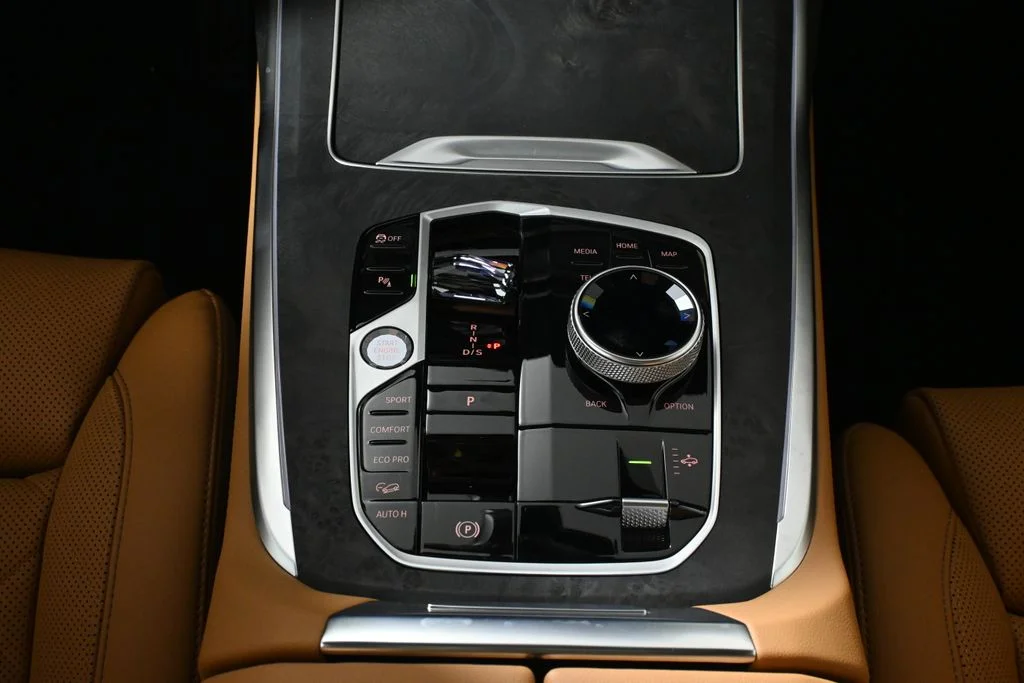 New 2027 White BMW xDrive40i image 22
