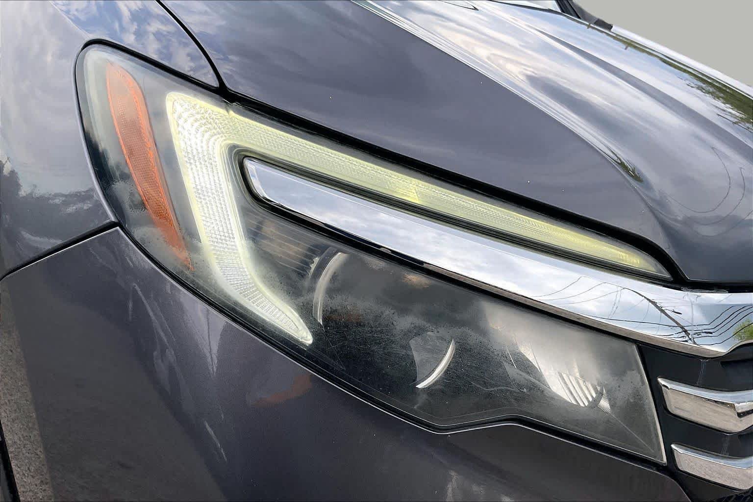 Used 2017  Honda EX image 27