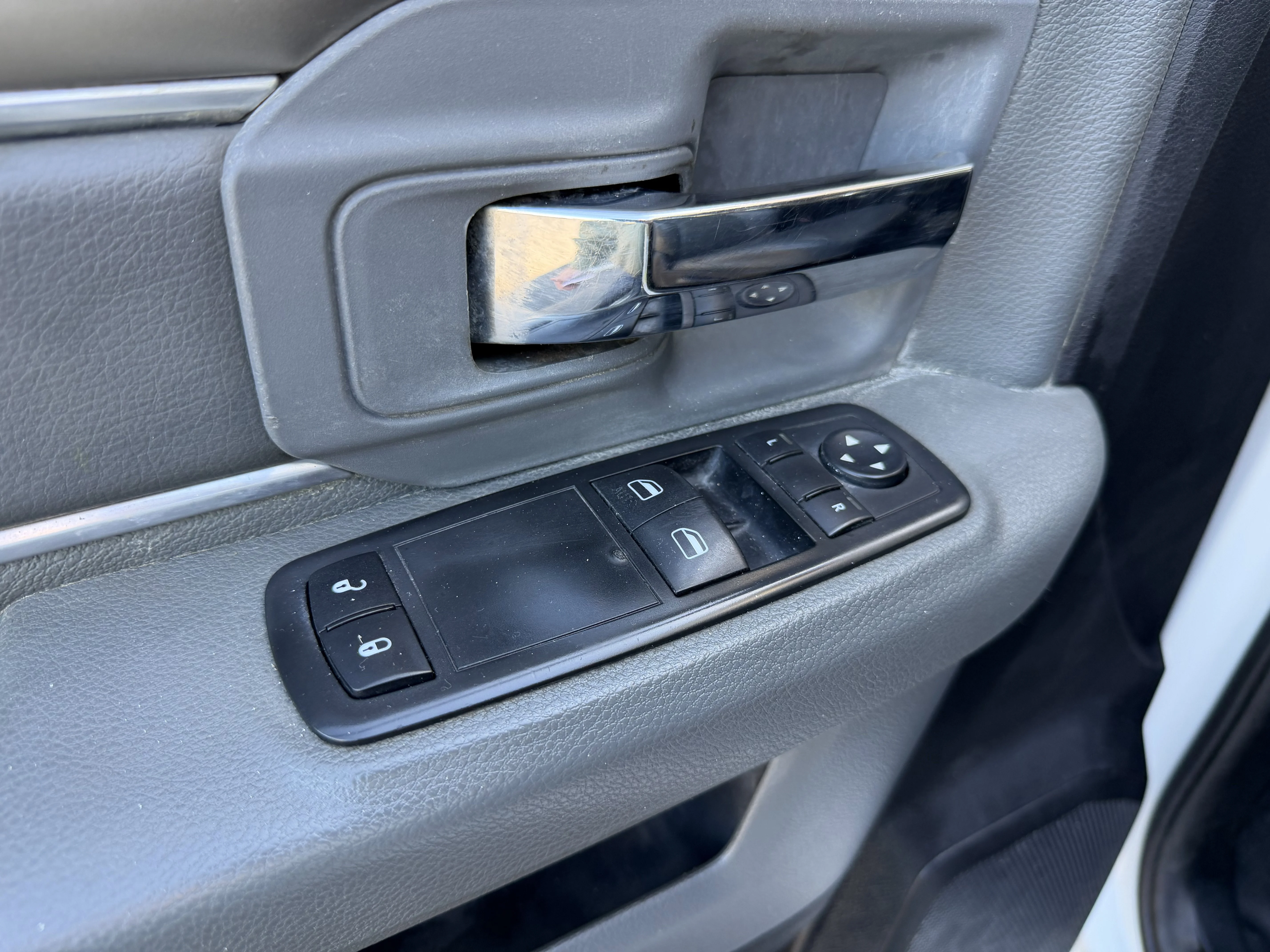 Used 2017 Bright White Clearcoat Ram  image 14