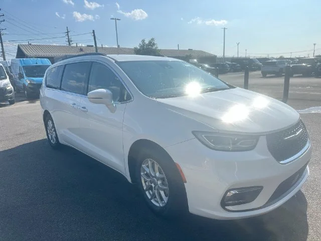 Used 2022 White Chrysler Touring L image 12
