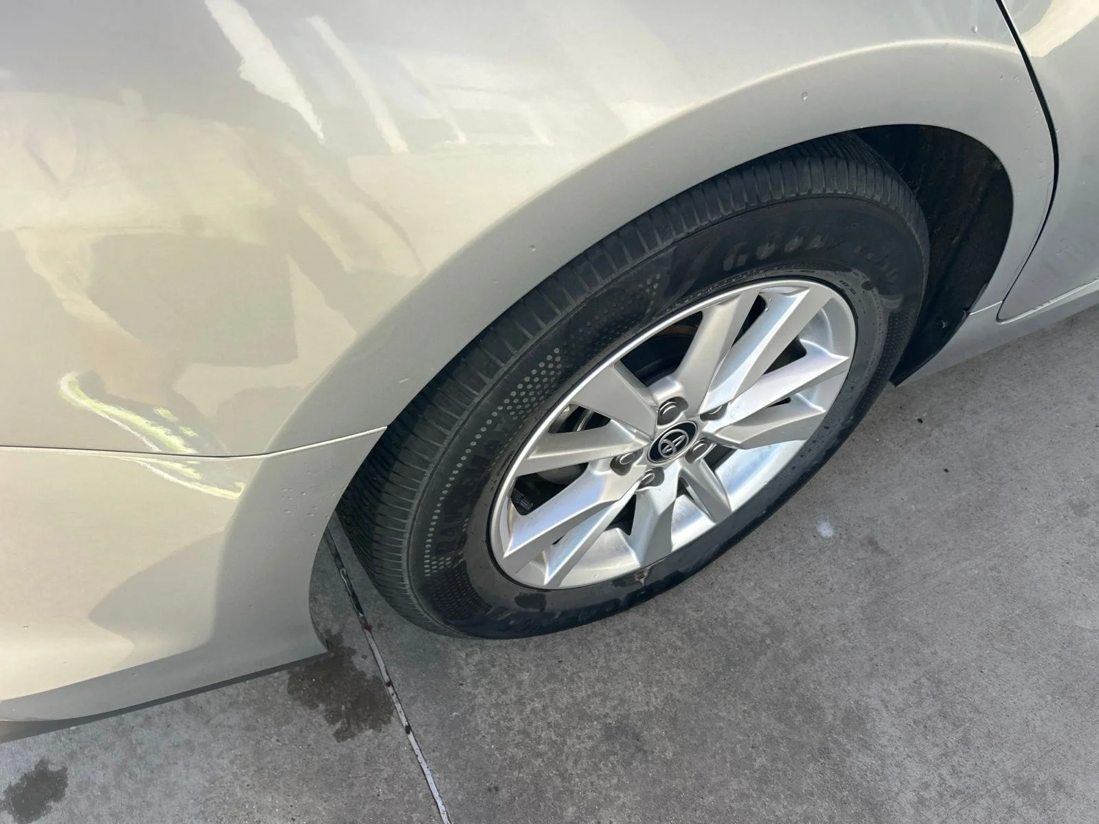 Used 2025 Silver Toyota LE image 9