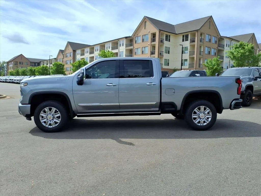 New 2026 Sterling Gray Metallic Chevrolet High Country image 32