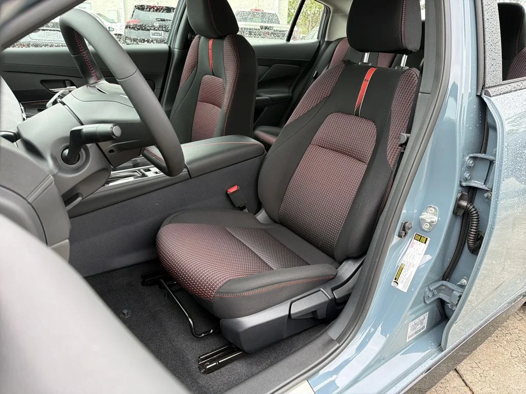 New 2026 Atlantic Gray Metallic / Super Black Two-tone Nissan SR image 28