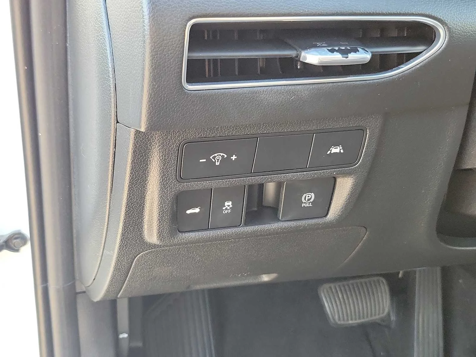 Used 2020 White Hyundai SEL image 17