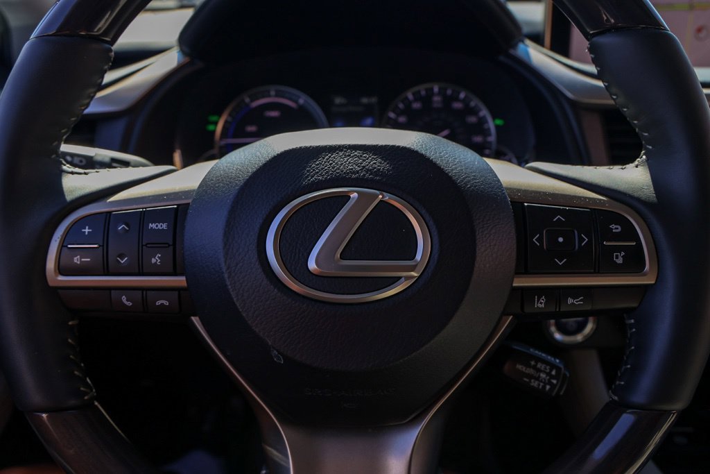 Used 2017 White Lexus 450h image 26