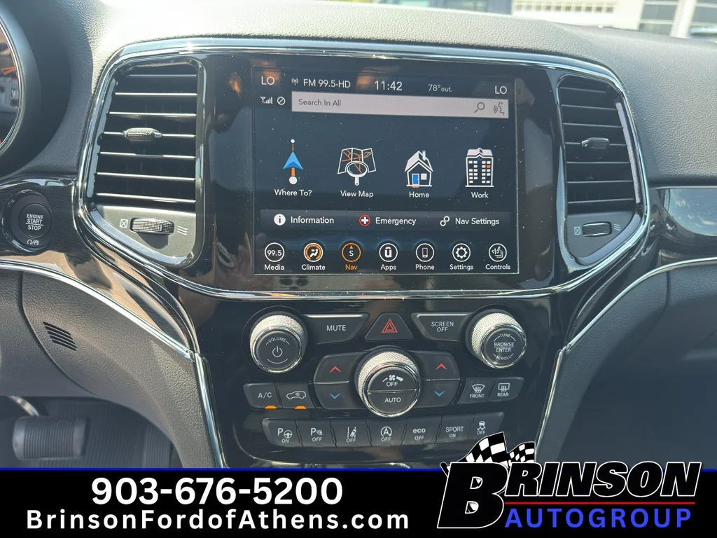 Used 2021 Bright White Clearcoat Jeep Trailhawk image 13
