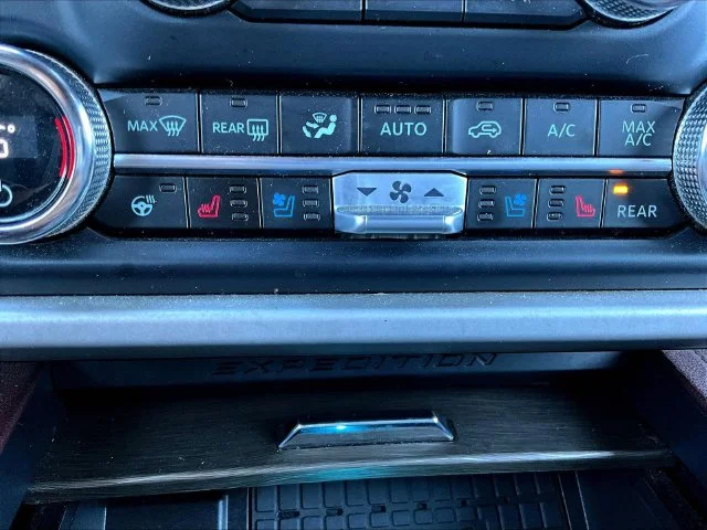 Used 2023 Silver Ford Limited image 18